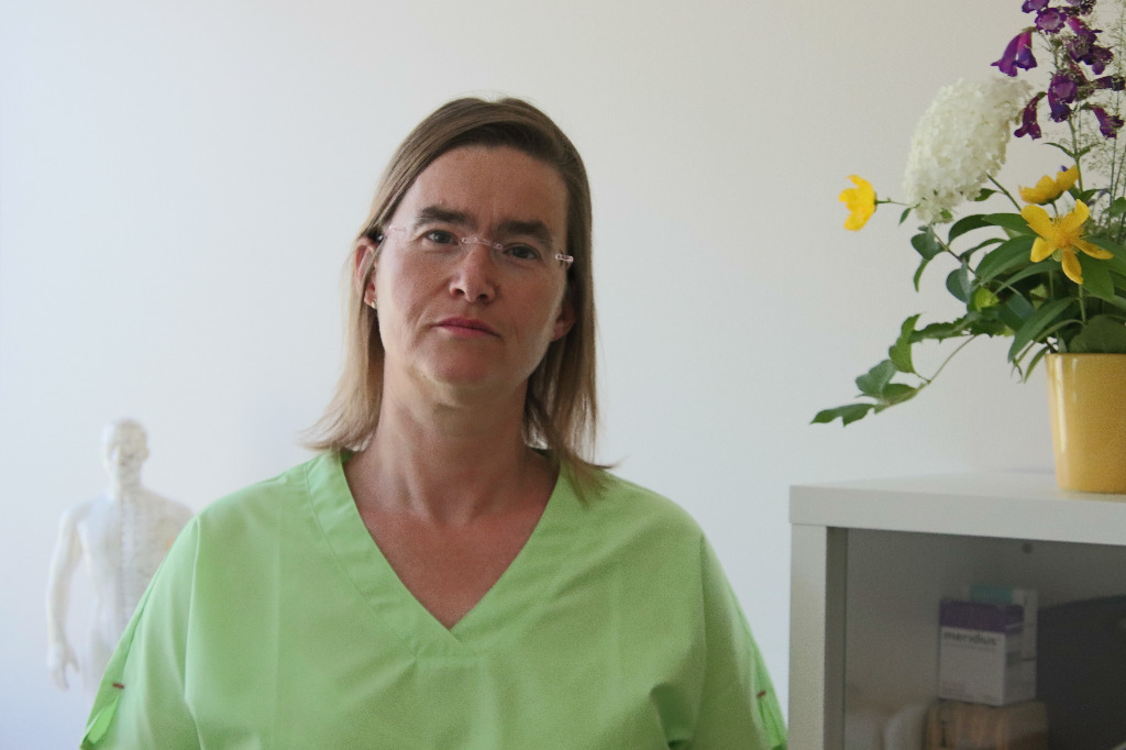 photo diplome Cécile Bource Heilpraktikerin