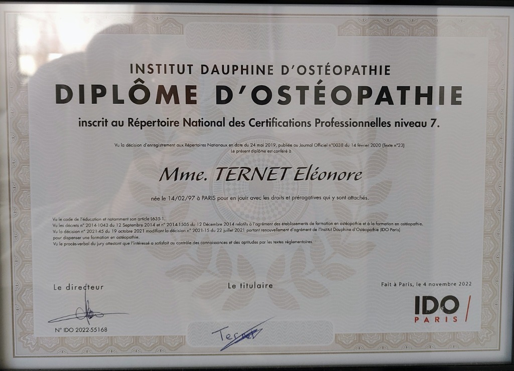 photo diplome Eleonore Ternet