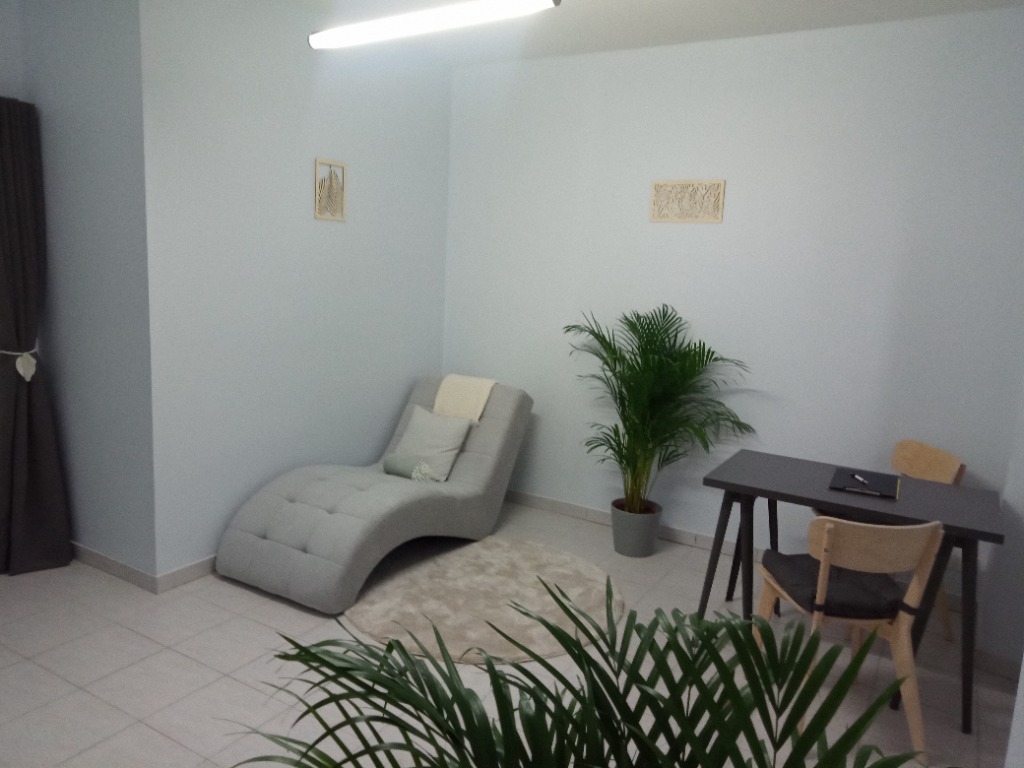 photo cabinet Laura Sophrologie Réflexologie _ Claire Baduel 