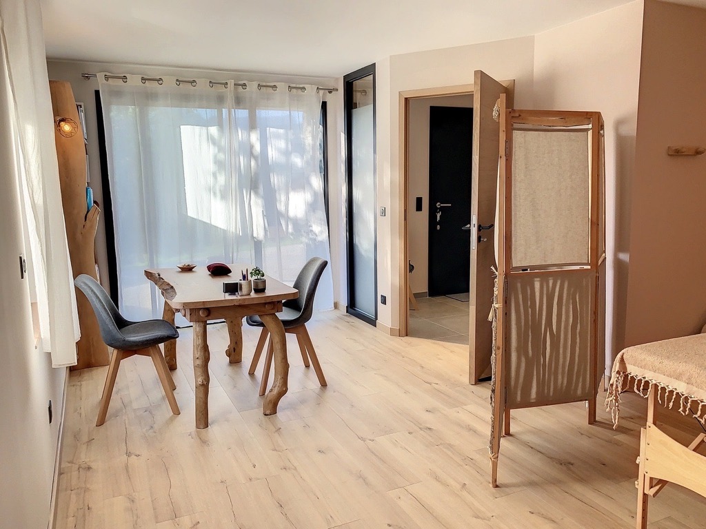 photo cabinet ROMAND Camille