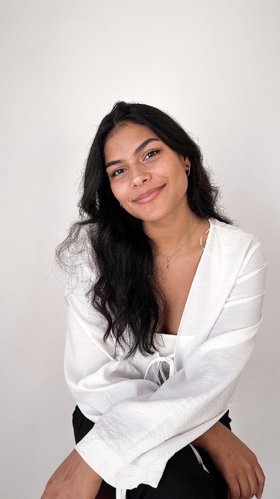 photo portrait Laura Natalia Hypnose en Visio et Présentiel