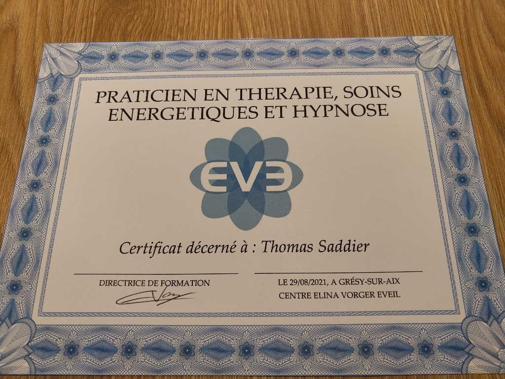 photo diplome Thomas Saddier Archéologue de l'âme