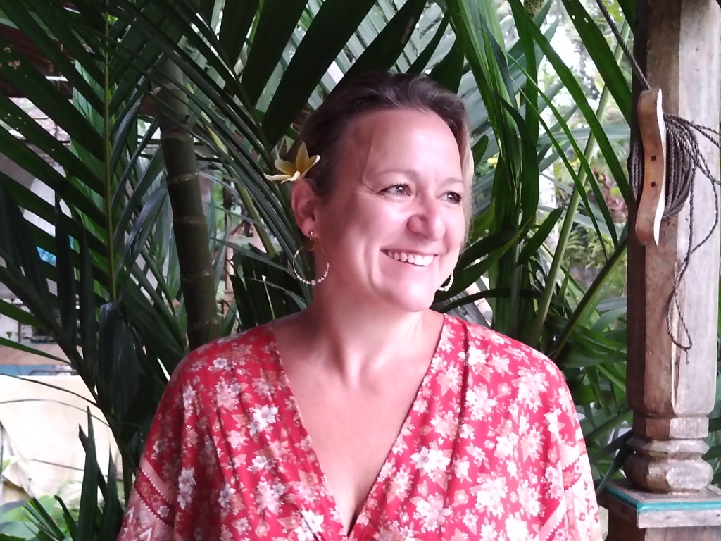 photo portrait Anne-Sophie CALLEWAERT Psychogénéalogie Énergétiqu