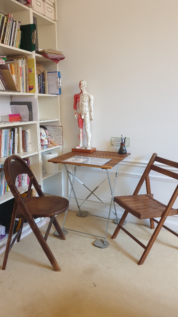 photo cabinet Lucy Sengmanivong