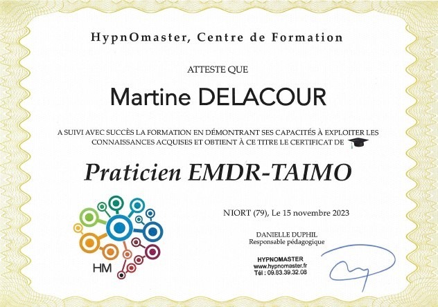 photo diplome Martine Delacour Formation