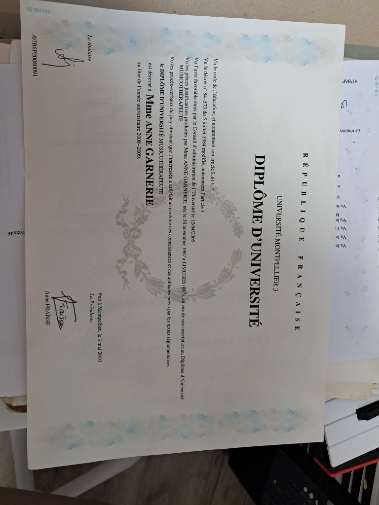 photo diplome Cabinet de musicotherapie 