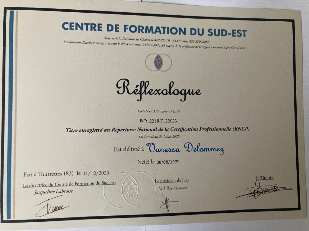 photo diplome Vanessa Delommez Réflexologue