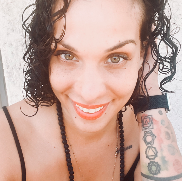 Tanisia VAUDREUIL • Thérapeute Holistique