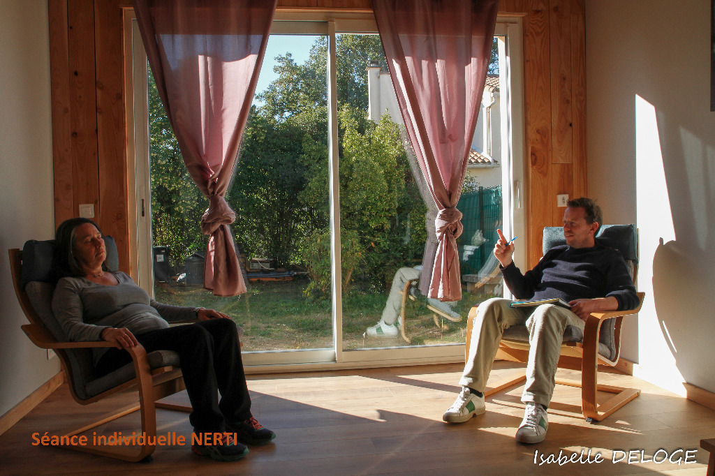 photo cabinet NICOLAS ACTIS DANA - APRES QUOI TU COURS