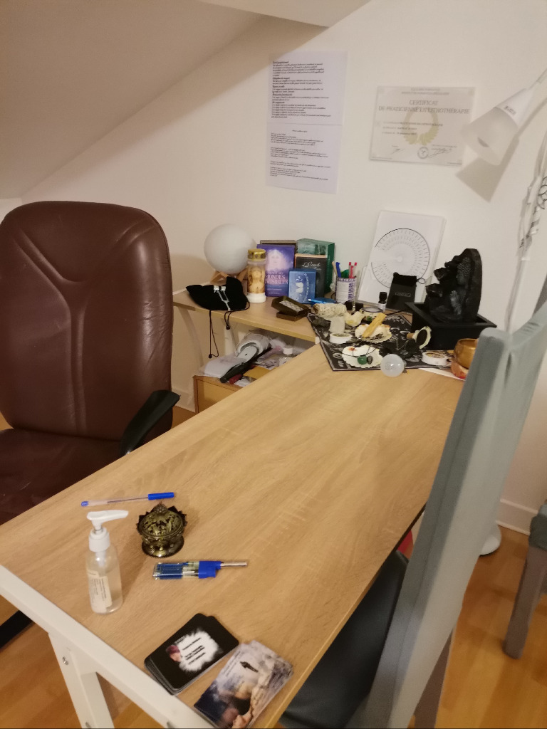 photo seance Praticienne lithothérapie         Voyante Médium