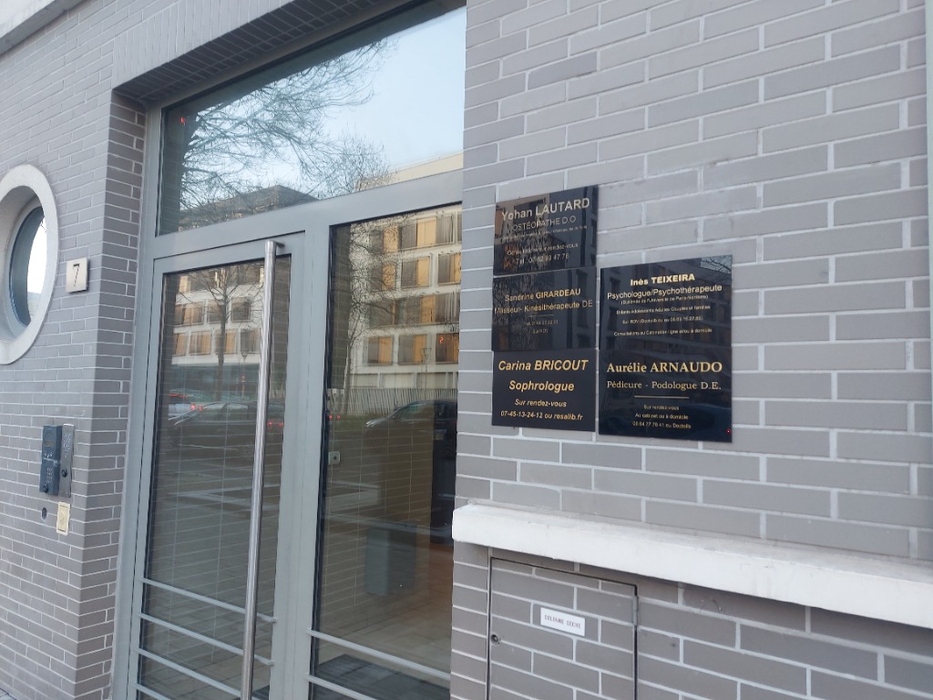 photo cabinet Carina BRICOUT