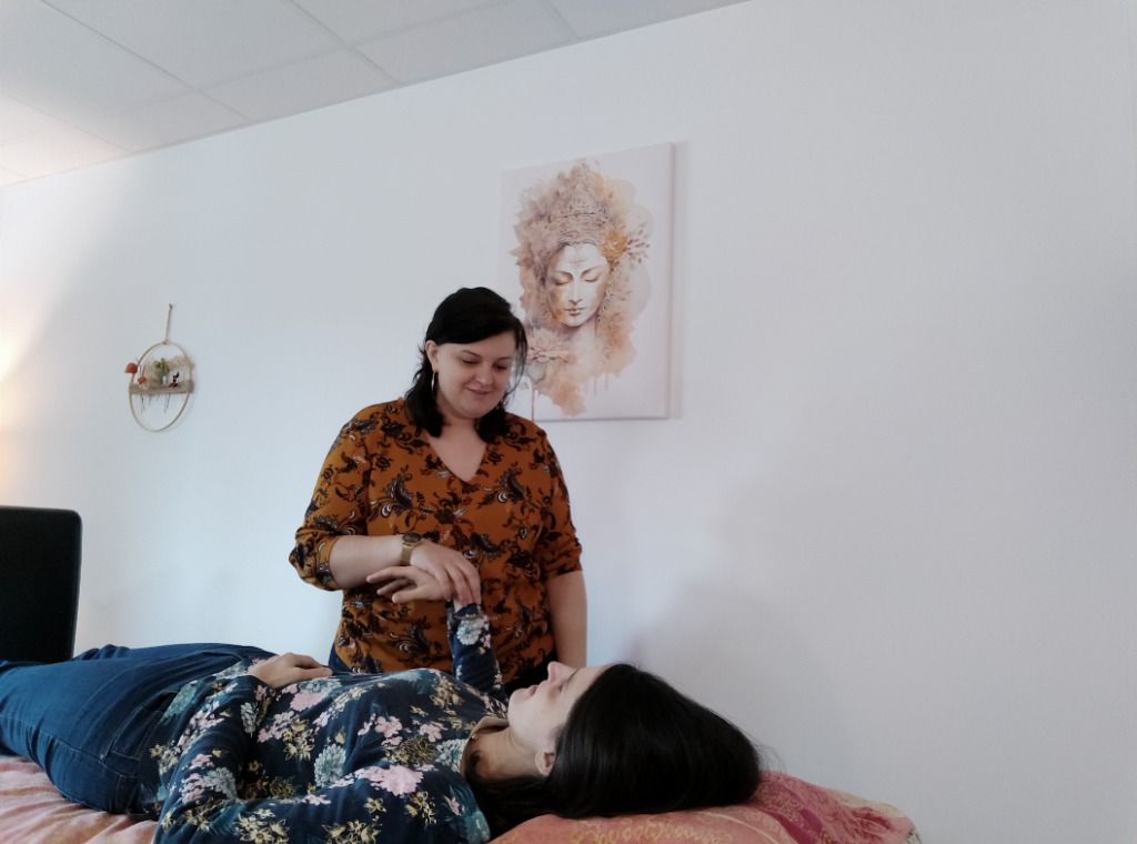 photo seance Chloé Lainé Kinésiologie 