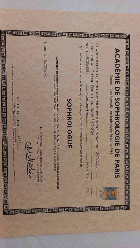 photo diplome Corinne Pironon - Sophro Hypno Nîmes