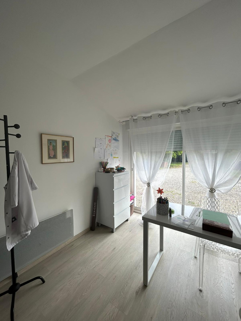 photo cabinet Elisabeth LKASMI 