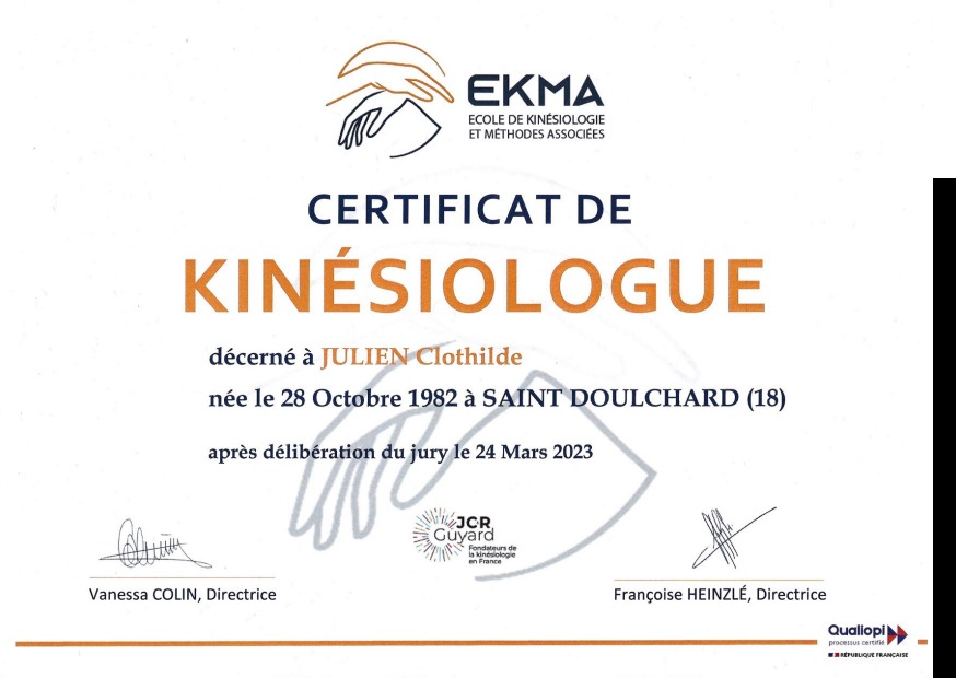 photo diplome Clothilde JULIEN Kinésiologue