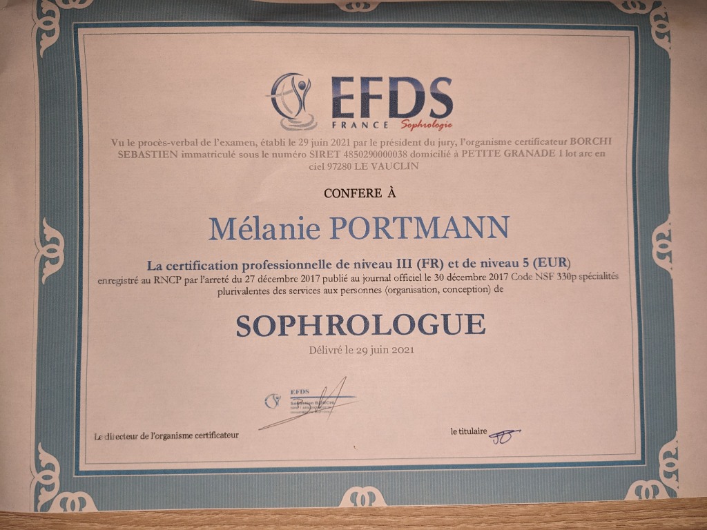 photo diplome Mélanie Portmann - RallumeTaFlamme Portmann