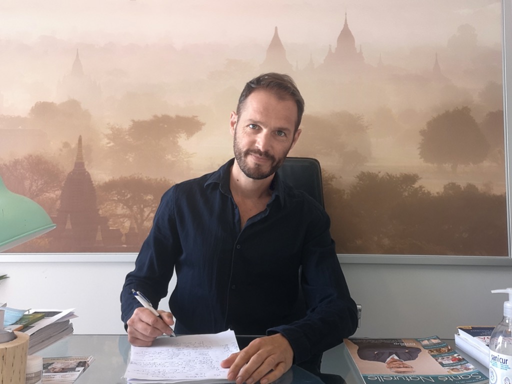 photo cabinet Anthony Micheau