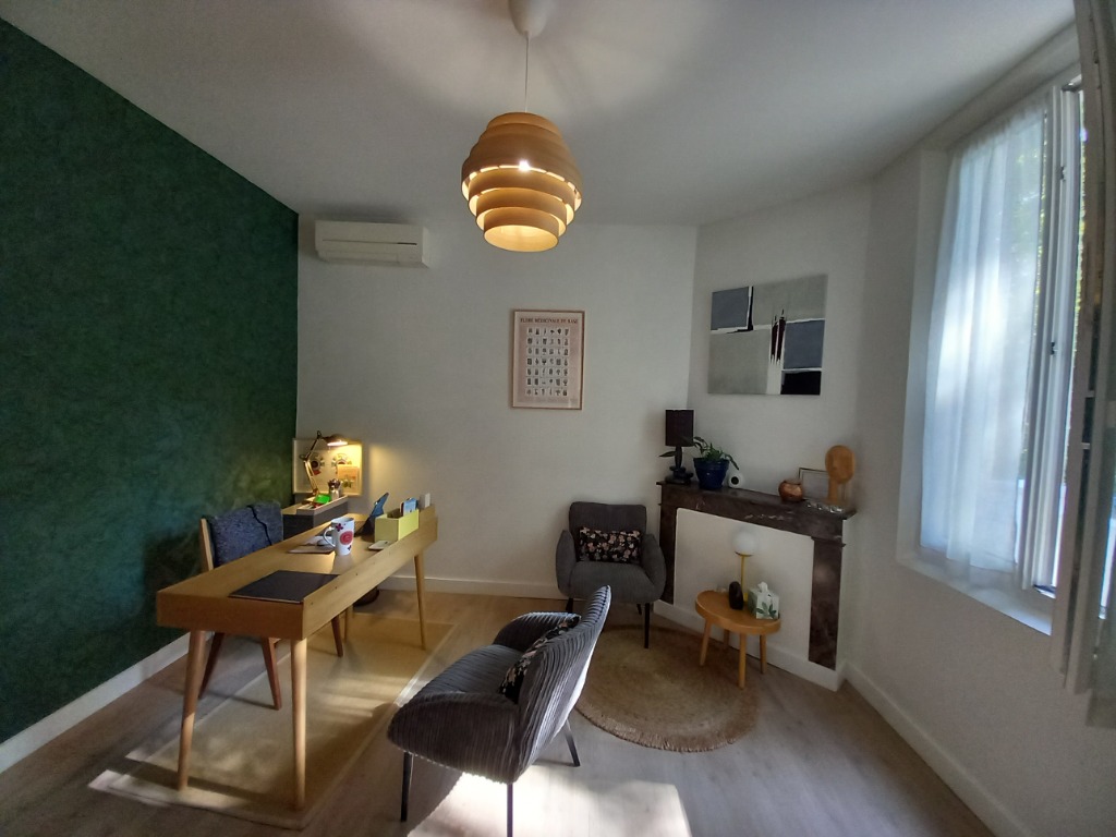 photo cabinet ETCHEVERRY Maïder