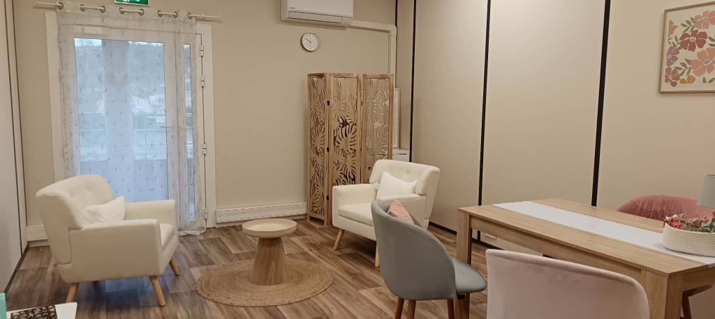 photo cabinet Tamar Hisarli