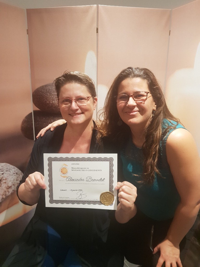 photo diplome Stéphanie Massage bien-être