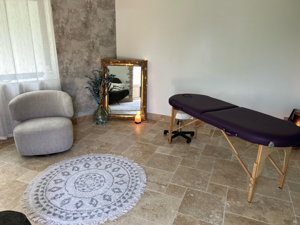 photo seance Mathilde WARO Thérapeute Somato Emotionnelle (TSE)