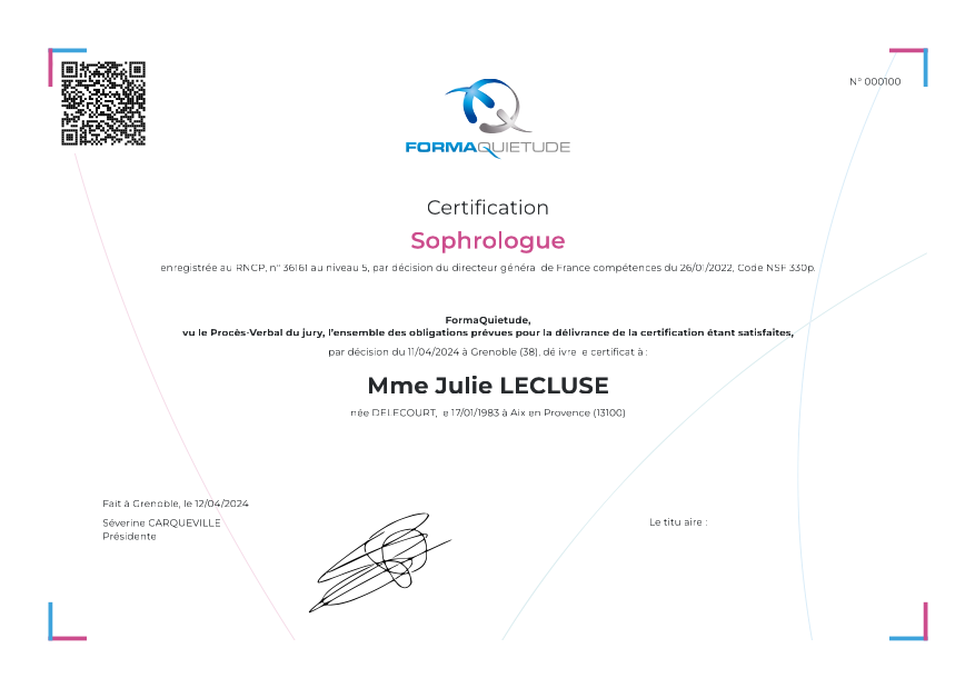 photo diplome Julie Lecluse - SophroVie et Relaxation