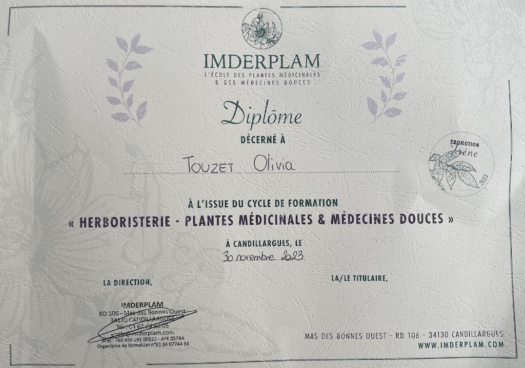 photo diplome Olivia Touzet - Phyto Naturopathe Montpellier