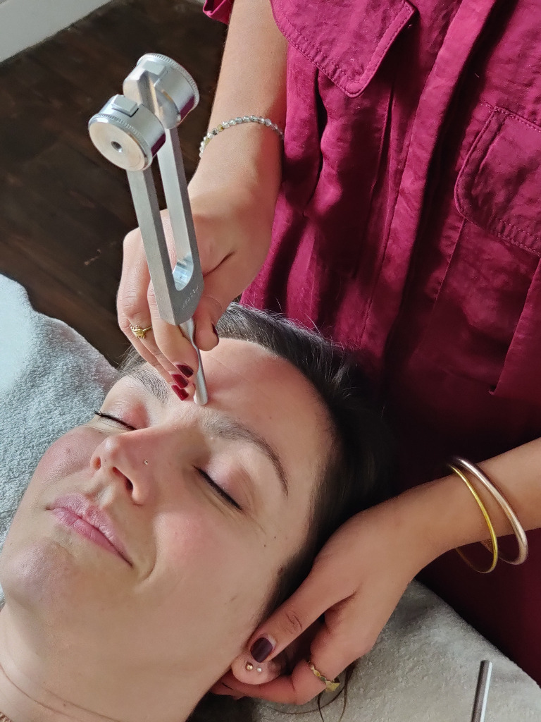 photo seance Vanessa Henry - Sonothérapie et Naturopathie