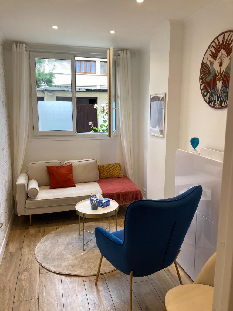 photo cabinet Youlia Baptiste