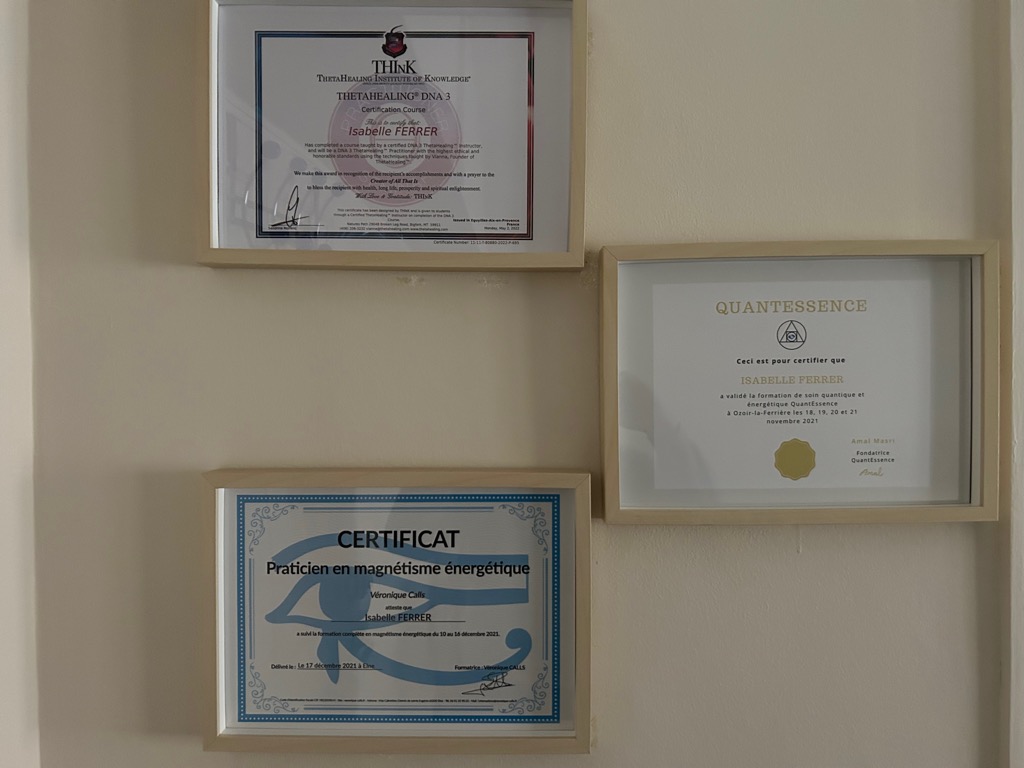 photo diplome Isabelle Ferrer Energéticienne 