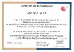 photo diplome Maud AST (EI)