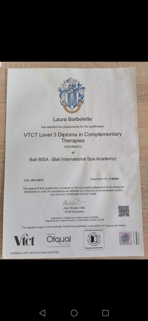 photo diplome Les Massages de Laura