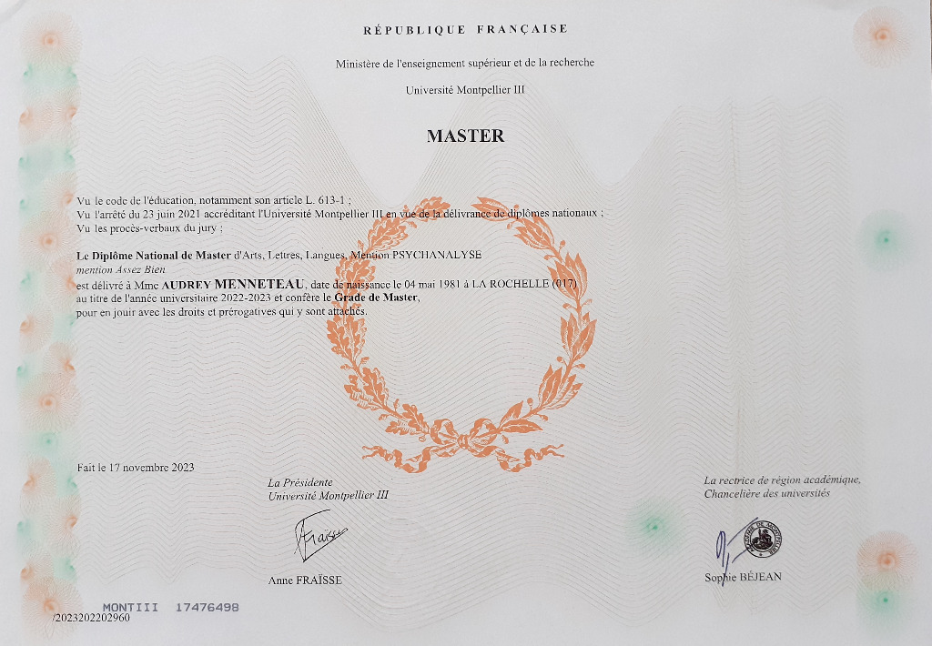 photo diplome Audrey Menneteau, Cabinet Petit Gibus