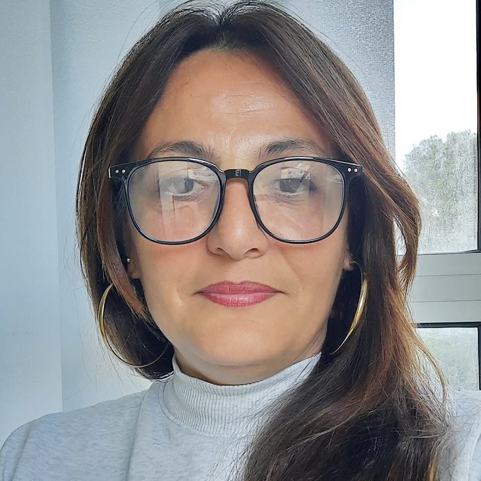 photo portrait Zohra MOUMENE Hypnothérapeute