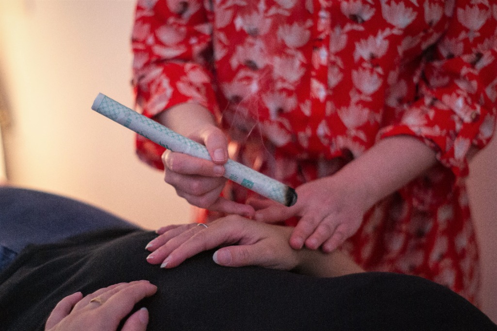 photo seance Valérie BRILLANT - Cabinet Médecine Chinoise