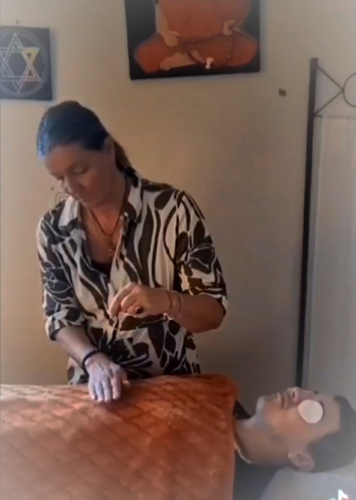 photo seance Nadège cabinet Sérénité Énergétique 