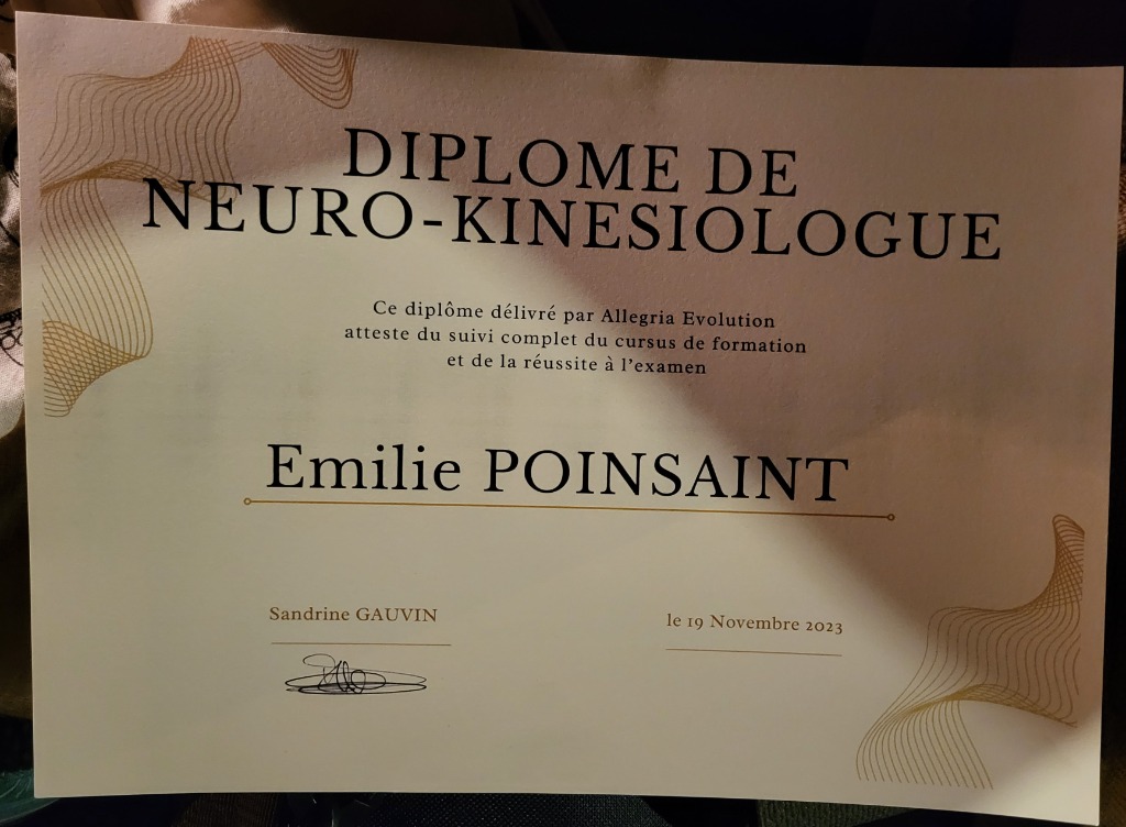 photo diplome Emilie Poinsaint