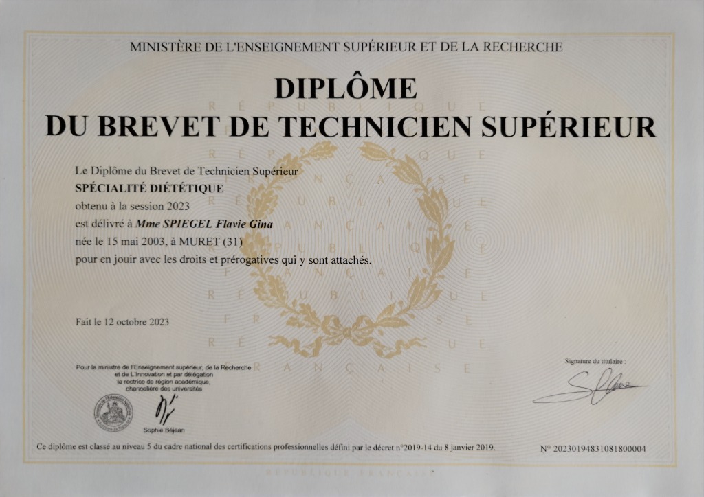 photo diplome Flavie SPIEGEL 