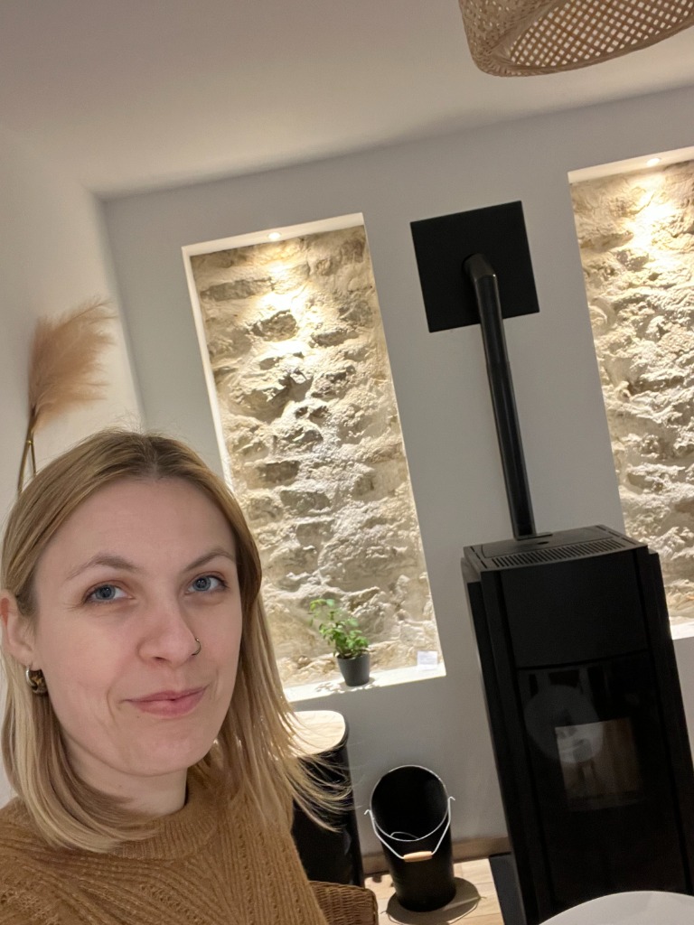 photo activite Amandine OM’YSTIC Energéticienne et Cartomancienne