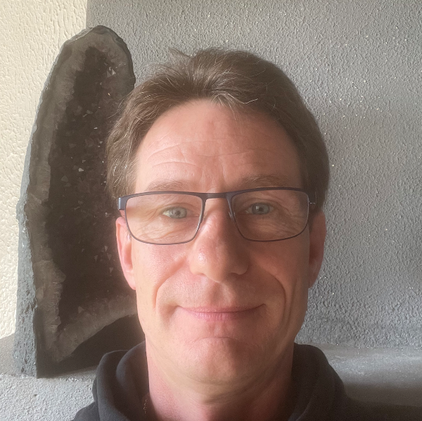 James Magnétiseur Énergéticien 