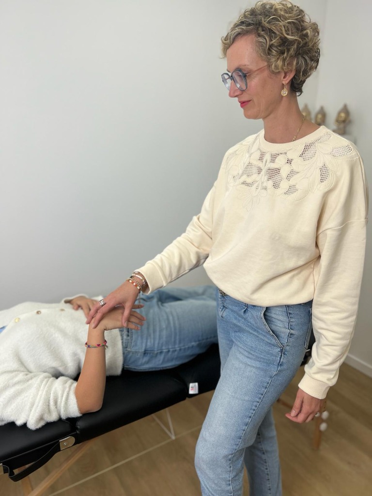 photo seance Dorothée VIDAL Kinésiologue