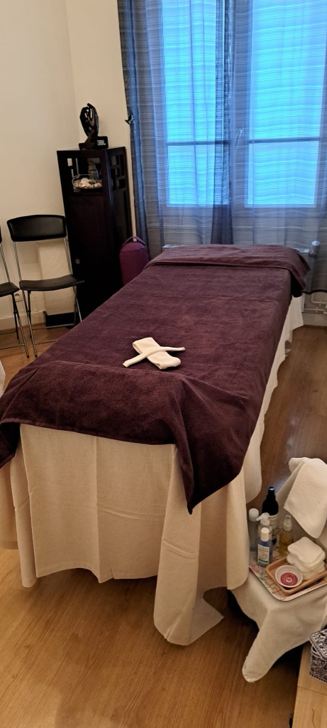 photo cabinet LINH WELLNESS