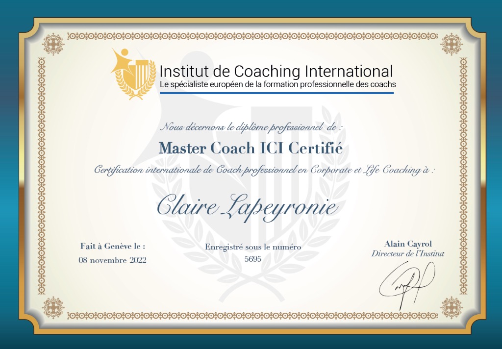 photo diplome Claire LAPEYRONIE