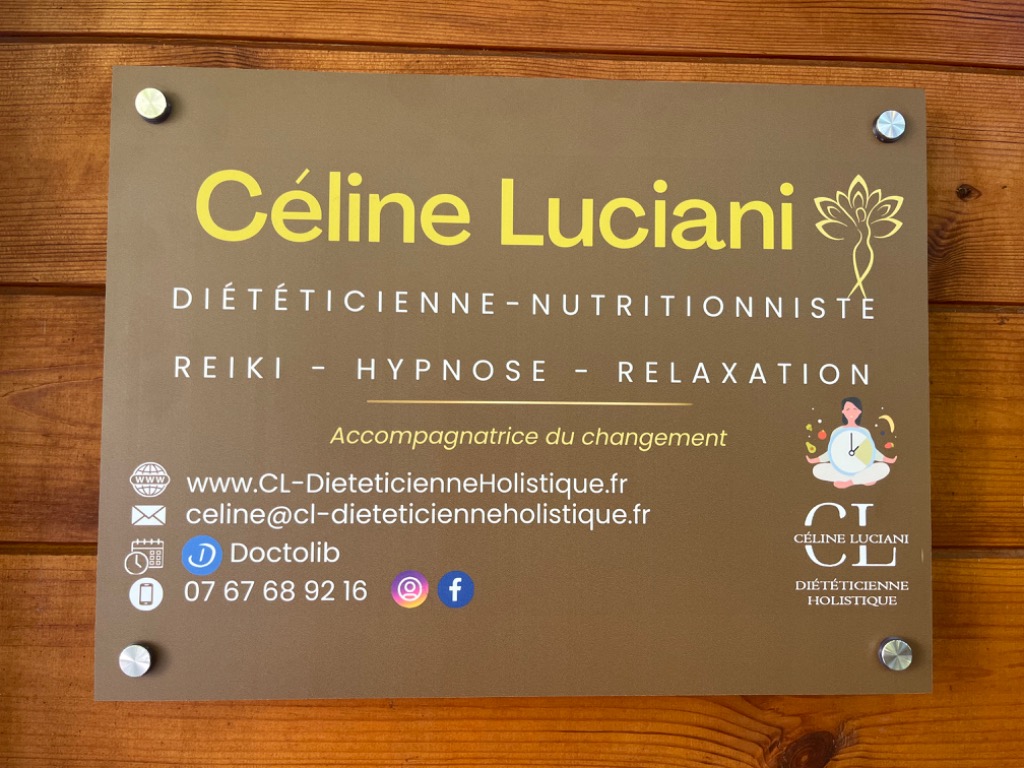photo diplome Céline Luciani Diététicienne holistique