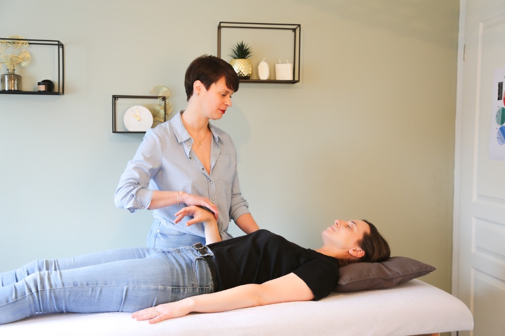 photo seance Clémence Stegel Kinesiologue 