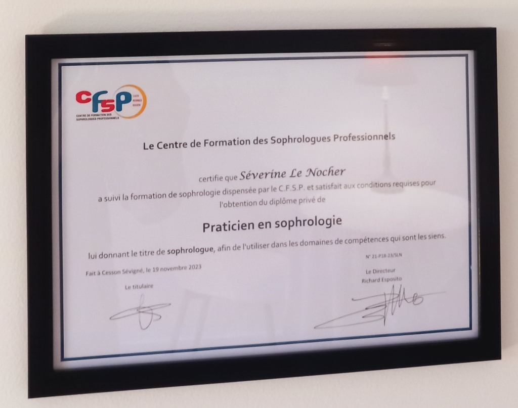 photo diplome Séverine LE NOCHER Sophrologue