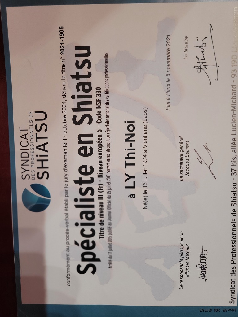 photo diplome ESPRIT SHEN - ThiNoï LY