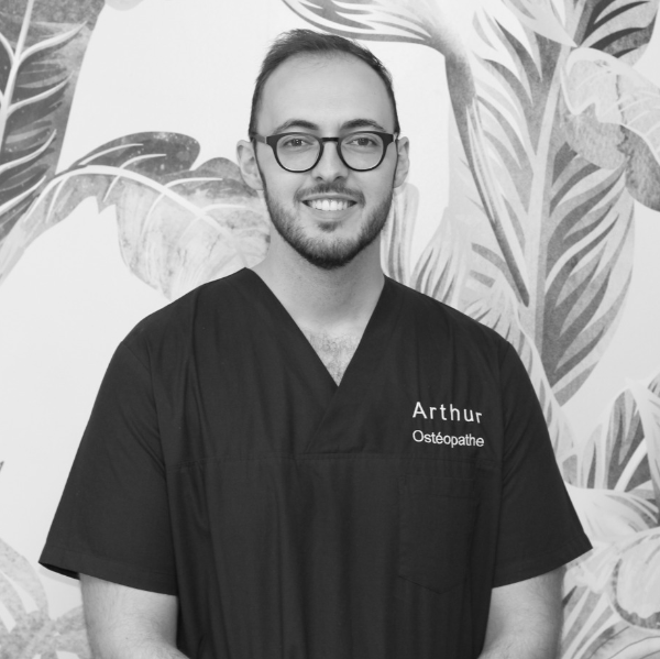 Arthur HAKEM Ostéopathe Rognac