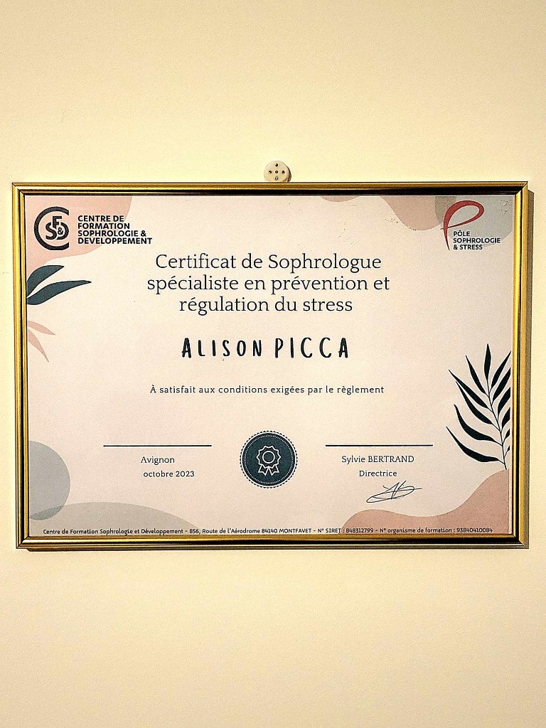 photo diplome ALISON PICCA Sophrologue Spécialiste