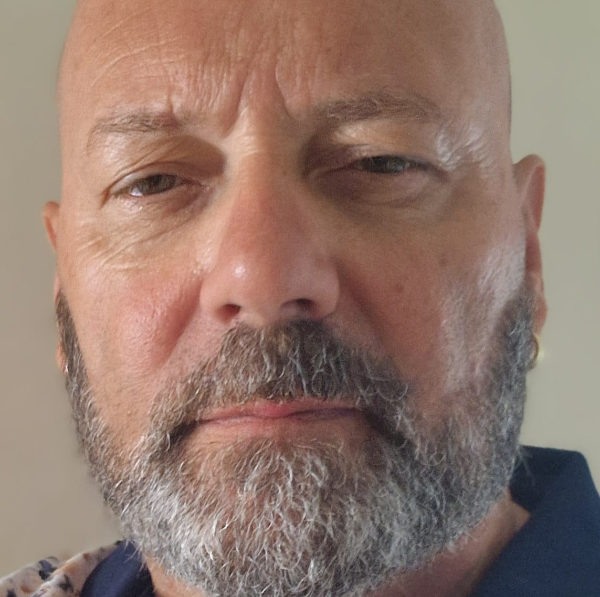 Michel thérapeute holistique 